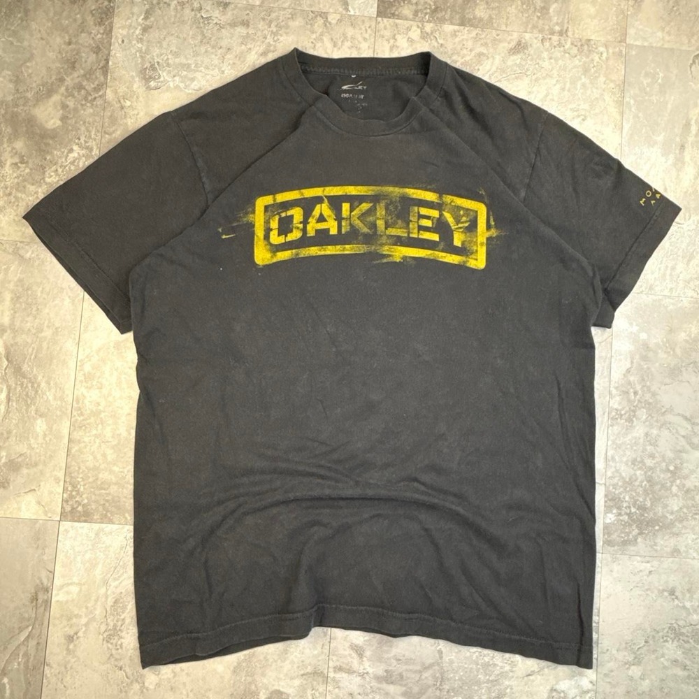 Vintage Black Oakley Box Logo Graphic T Shirt Large
